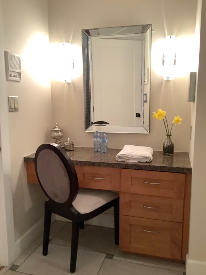 Suite Smart Vancouver Exterior photo